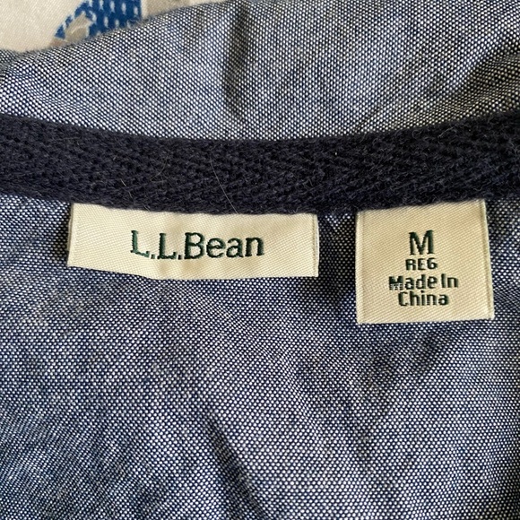 L.L. Bean Women’s Size Medium Blue and White Striped Sweatshirt - Picture 7 of 8